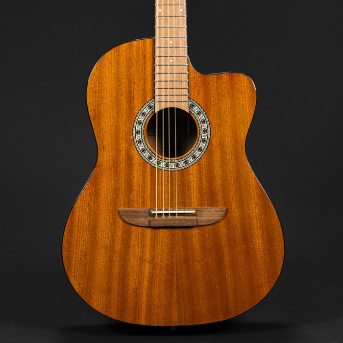 Lindo 931C Mahogany Acoustic Guitar and Gigbag Gloss