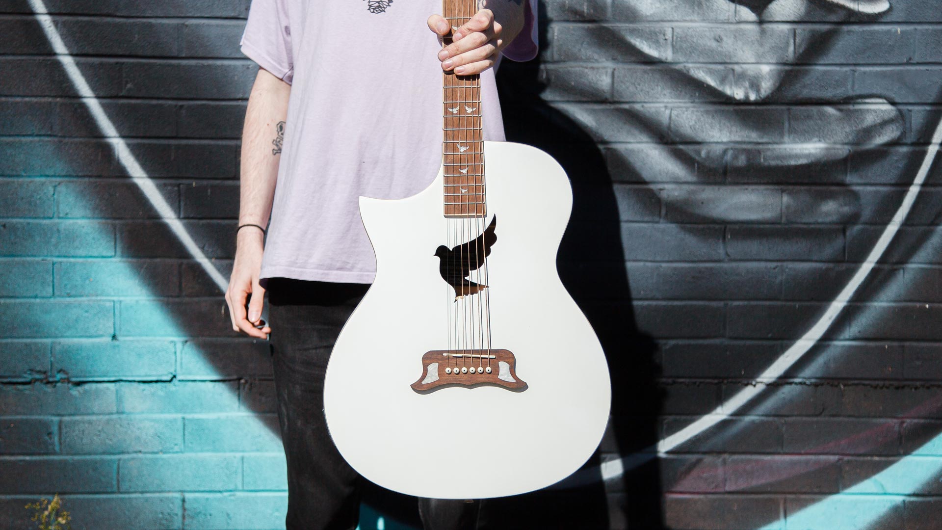 Lindo Left Handed White Dove V2 Electro Acoustic Guitar and Padded Gigbag - Image 5