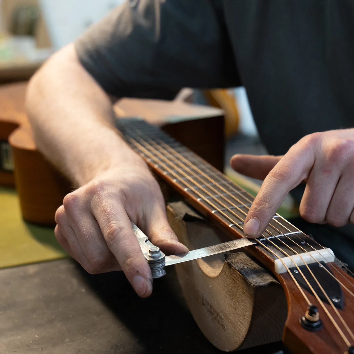 Lindo Left Handed Neptune SE Electro Acoustic Guitar Setup