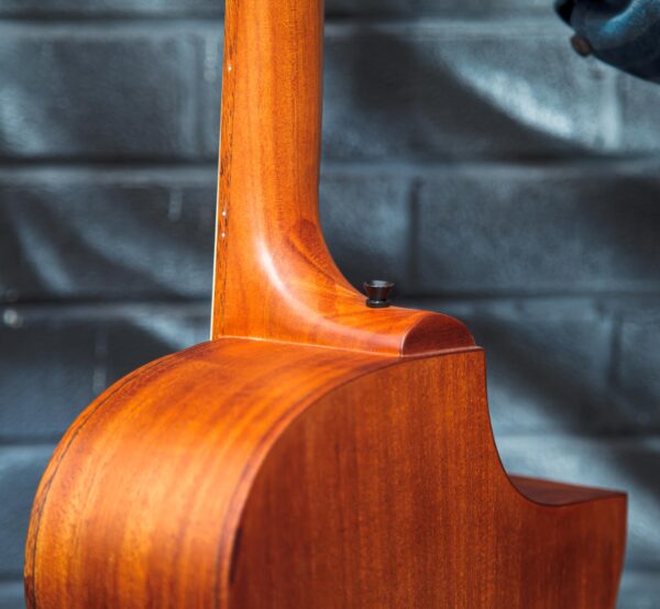 Lindo Left Handed Neptune SE V2 Electro Acoustic Guitar with F-4T Preamp and Padded Gigbag - Image 6
