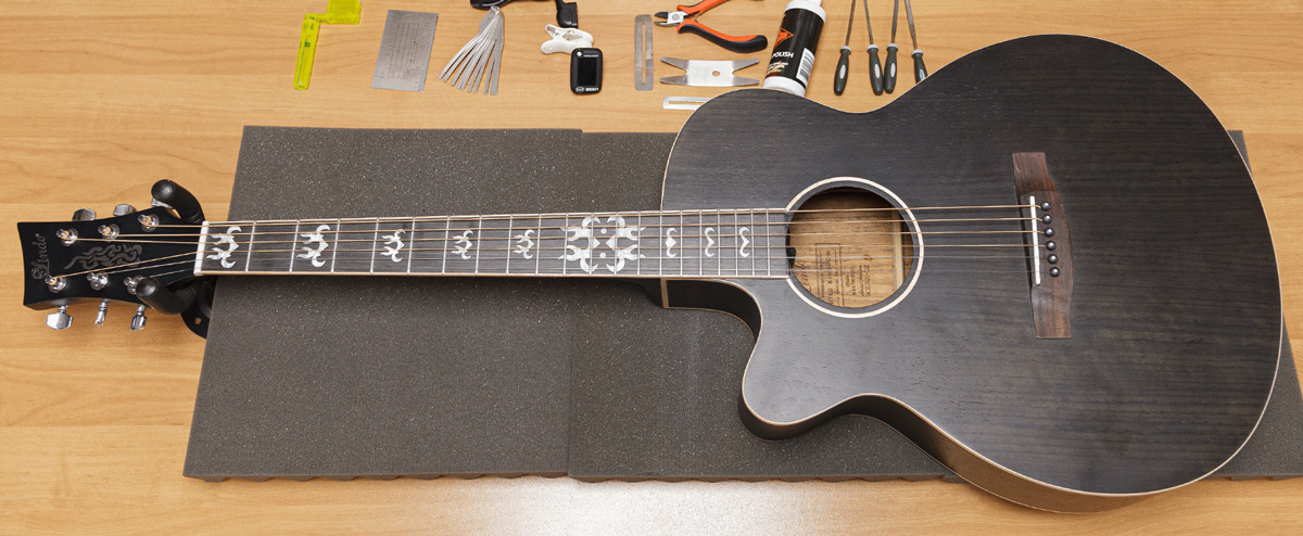 Lindo-Left-Handed-Black-Fire-SE-Electro-Acoustic-Guitar-Setup