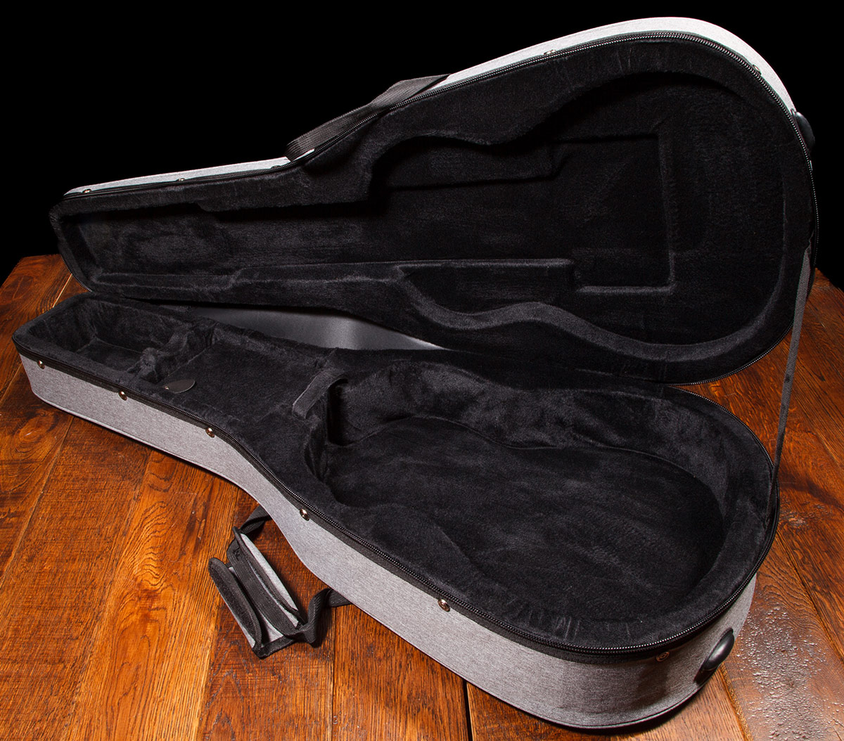 Lindo-Acoustic-Travel-Guitar-Eco-Hard-Case-Open