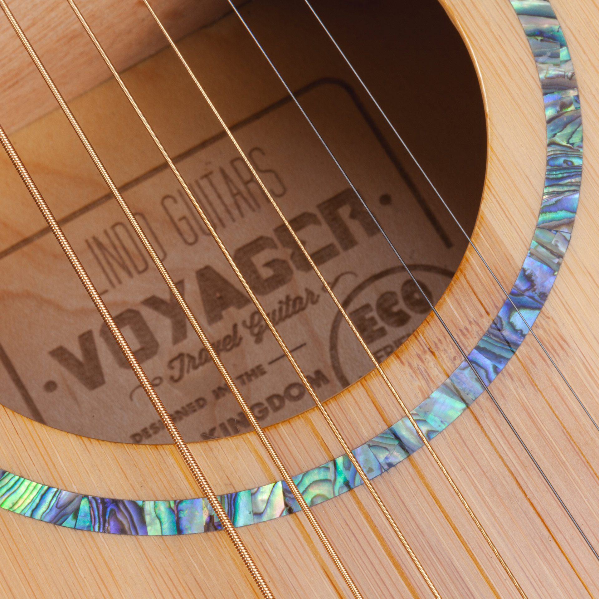 Lindo-Bamboo-Voyager-V2-Electro-Acoustic-Travel-Guitar-Soundhole