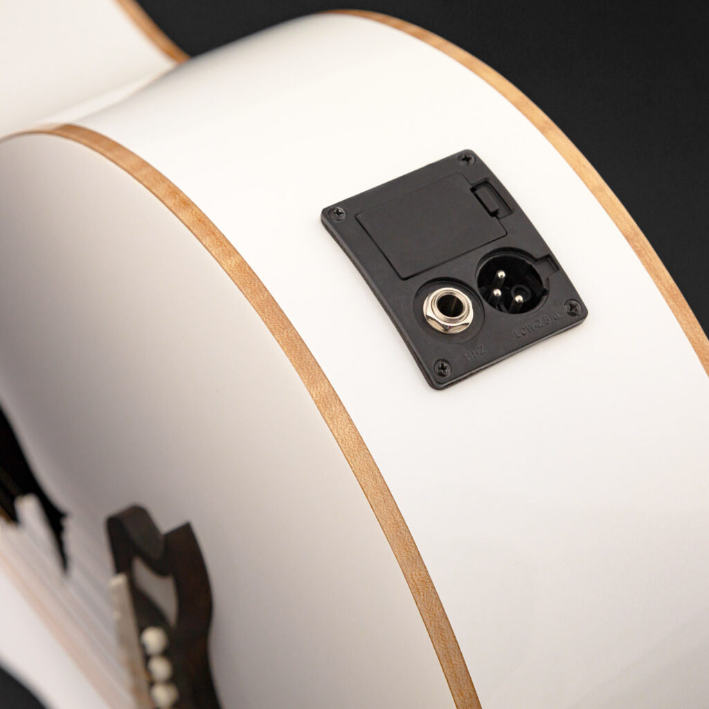 Lindo White Dove V3 XLR and jack outputs