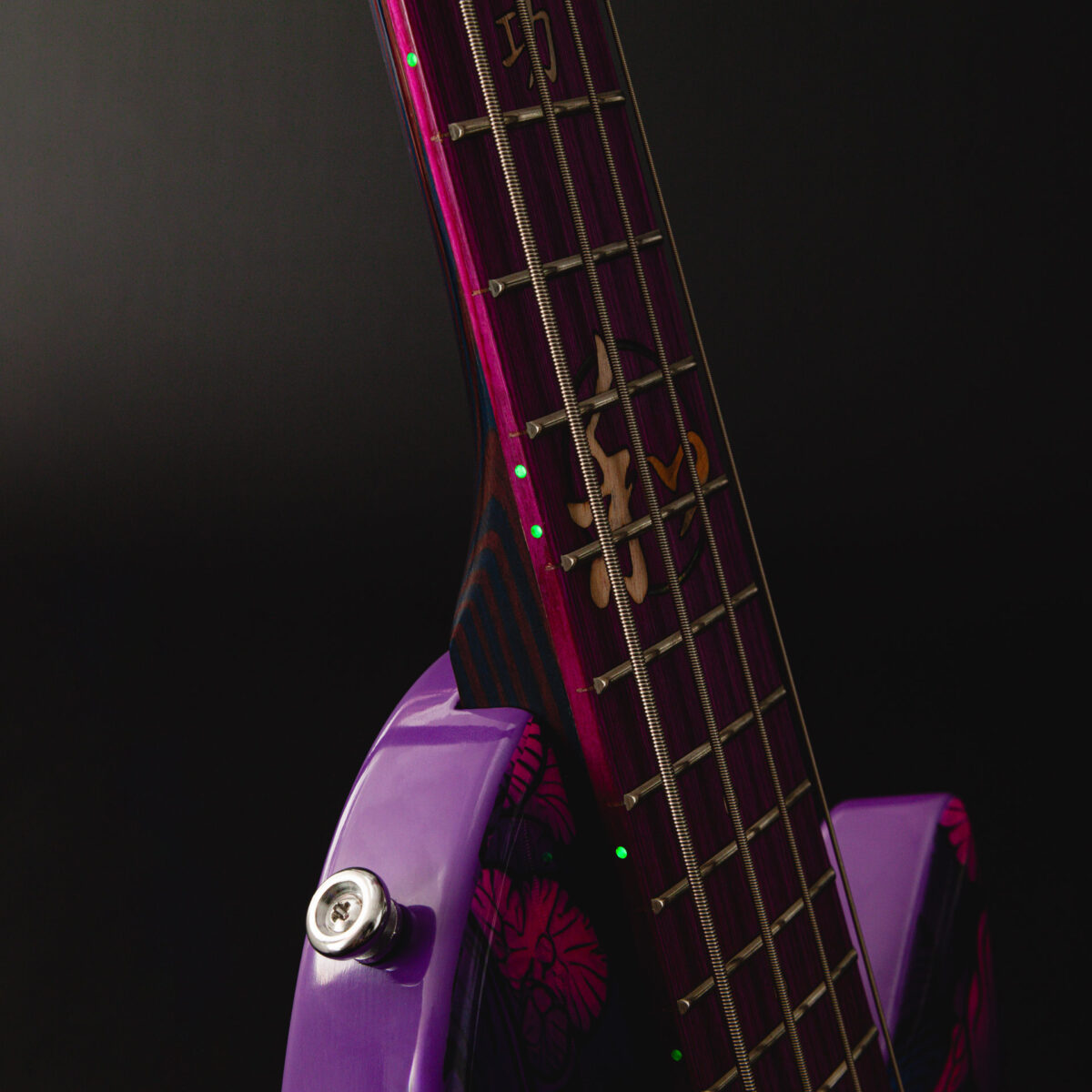 Lindo-Kawa-Electric-Bass-Travel-Guitar-Luminlays