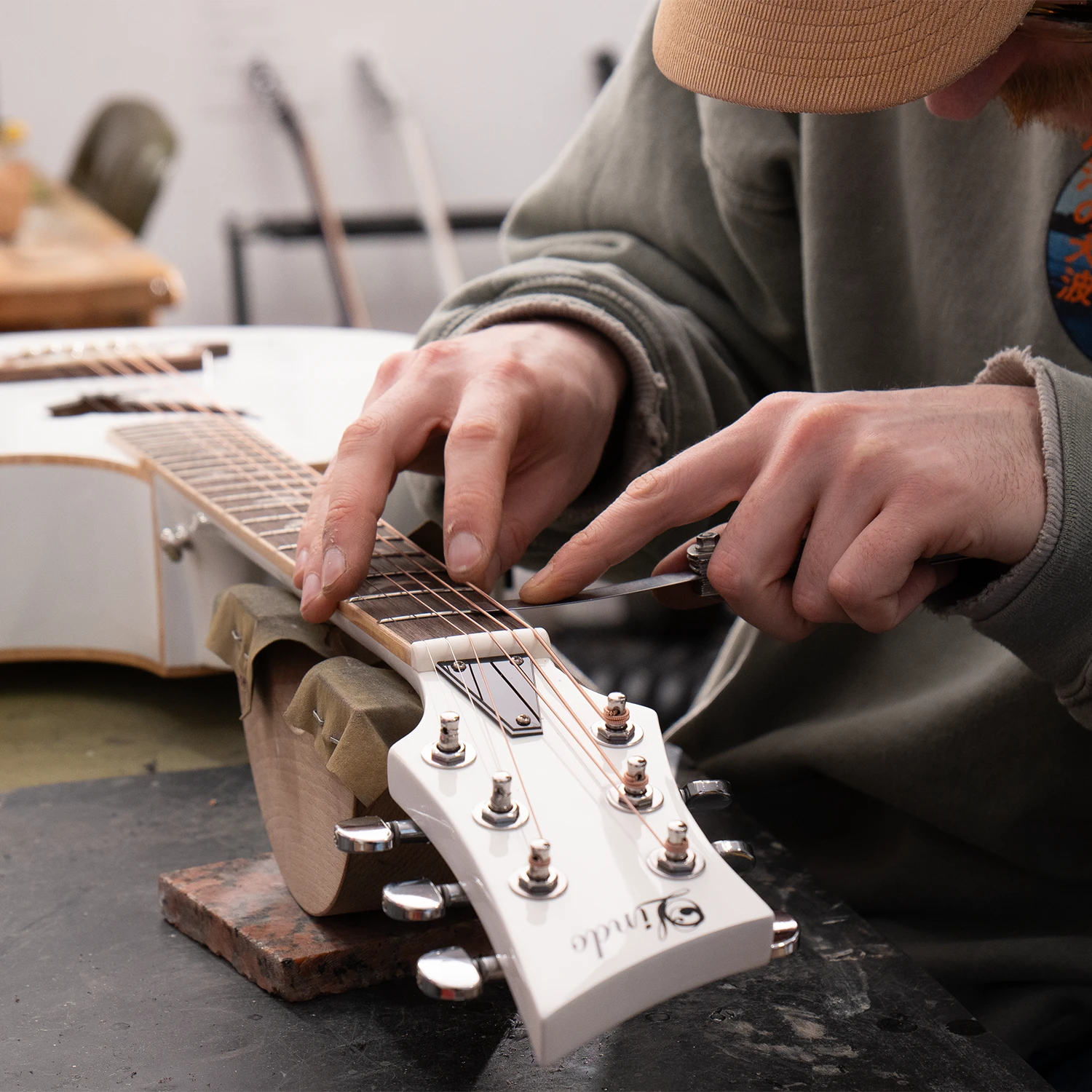Lindo White Dove V3 Electro Acoustic Guitar Setup