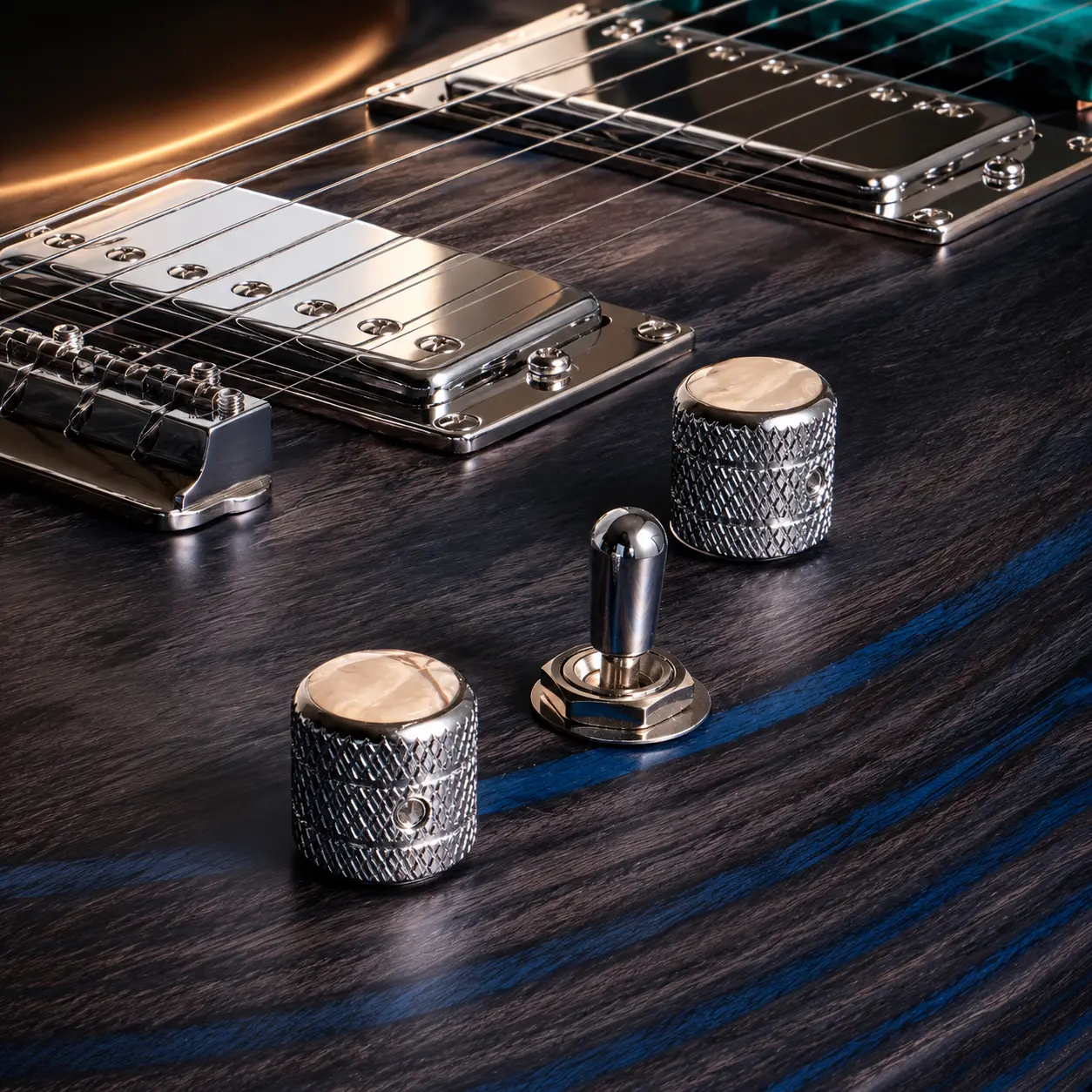 W31 Lindo Saturn Pebble Electric Guitar and Premium Hard Case - Relist – gallery image 11
