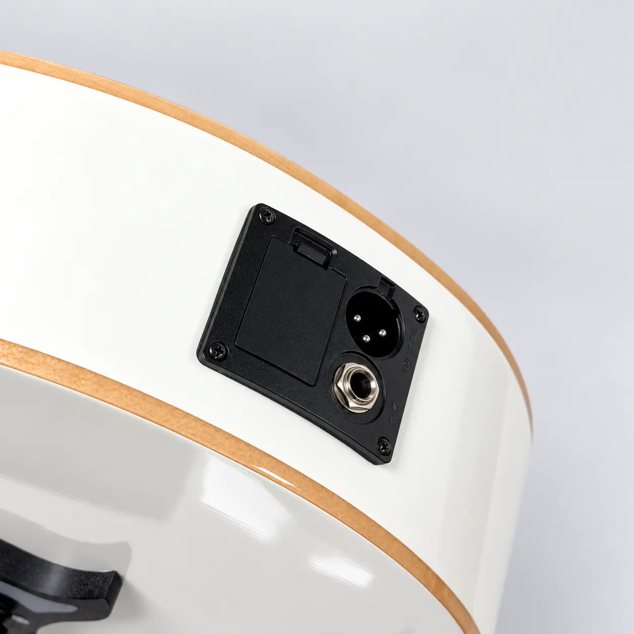 Lindo White Dove short scale electro acoustic bass guitar — output sockets and battery cover