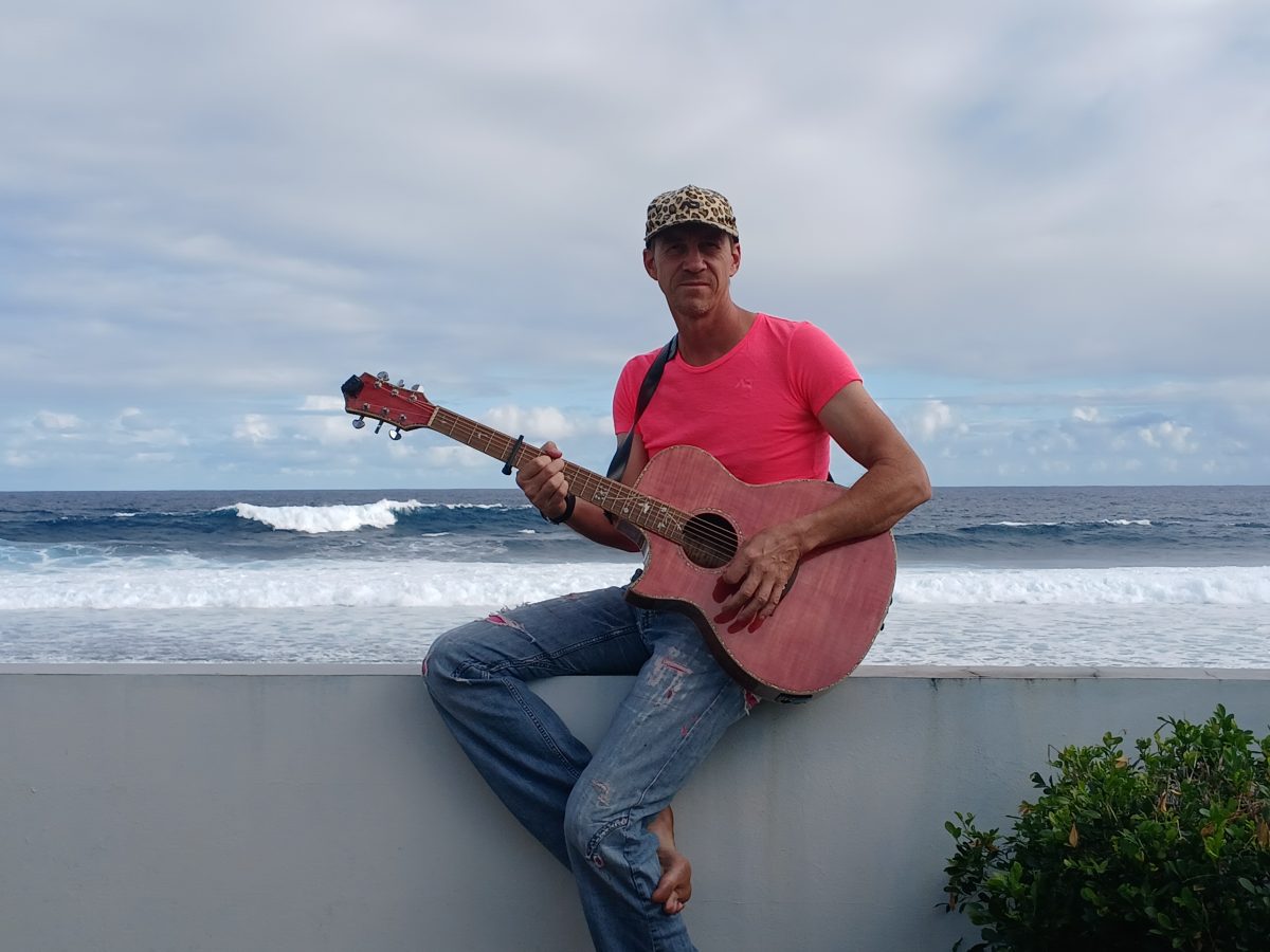 Lindo Left Handed Dandelion Electro Acoustic Guitar