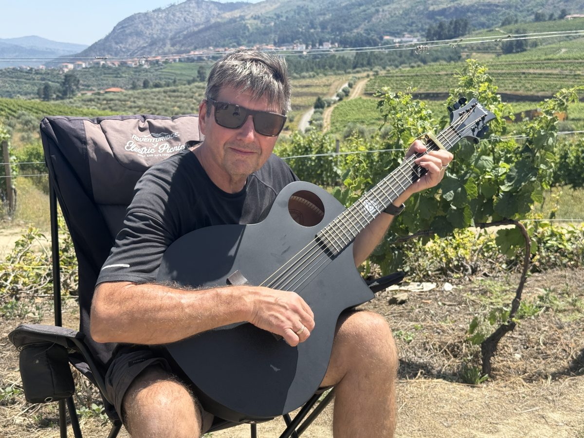 Lindo Neptune Electro Acoustic Guitar