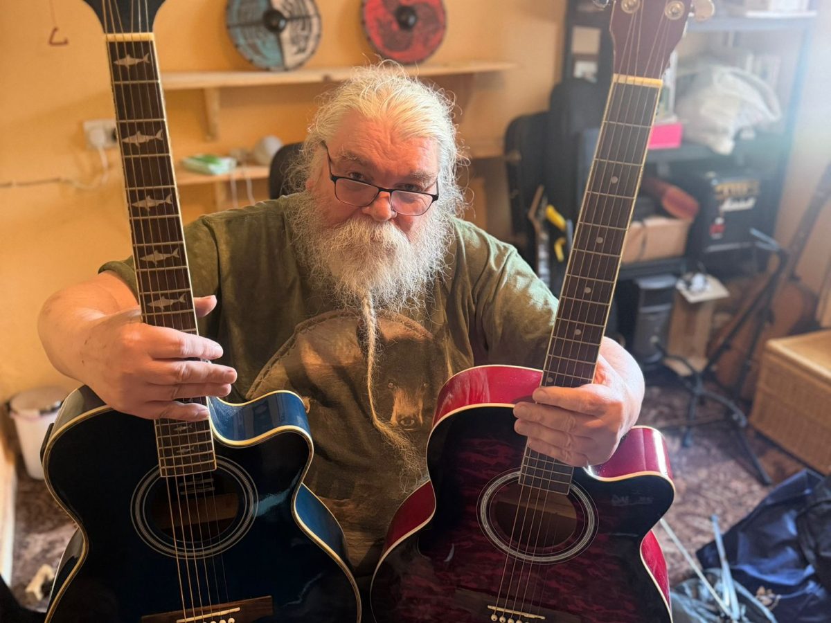 Lindo Shark Electro Acoustic Guitar
