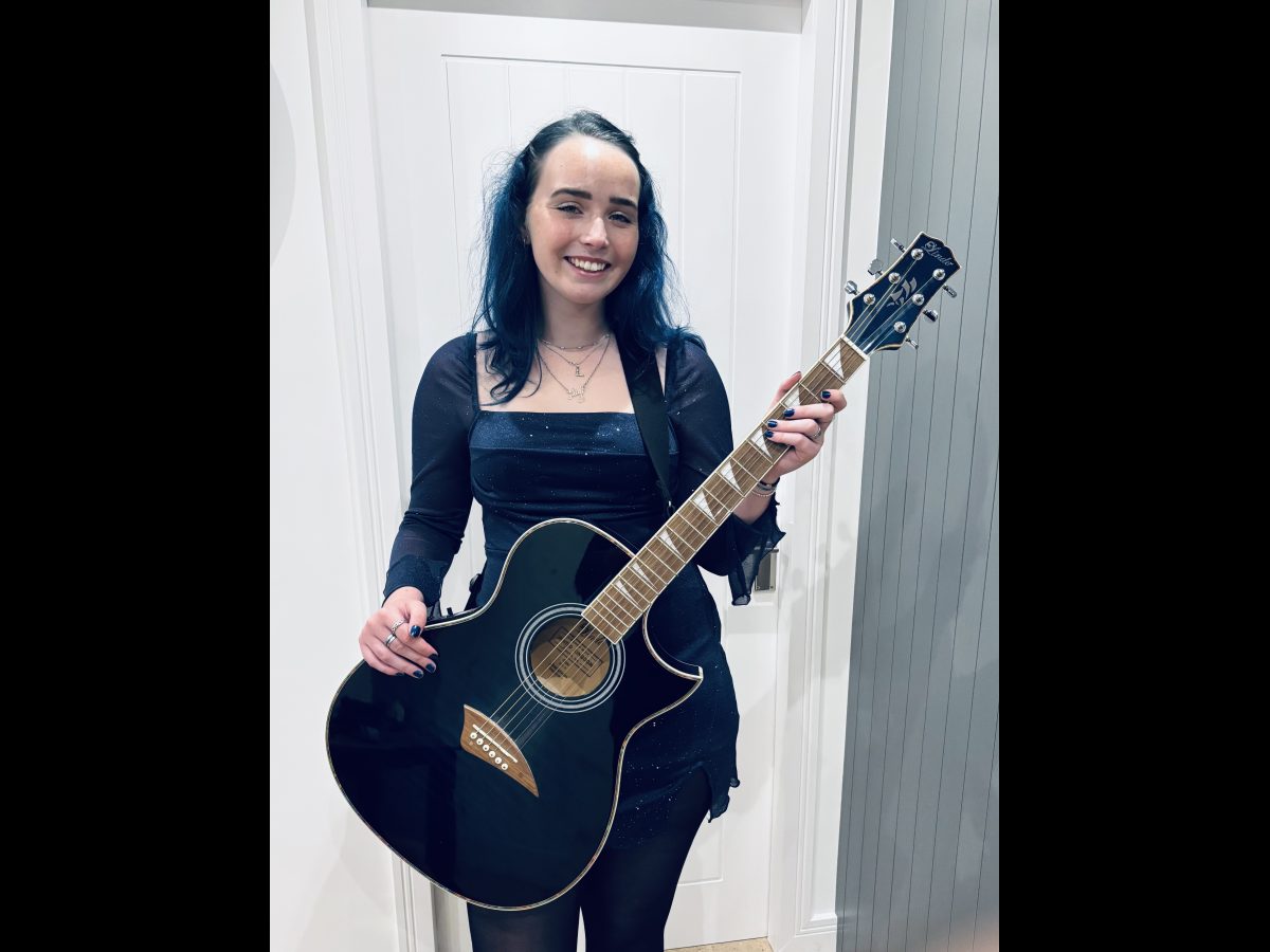 LINDO ORG SLIM ELECTRO ACOUSTIC GUITAR