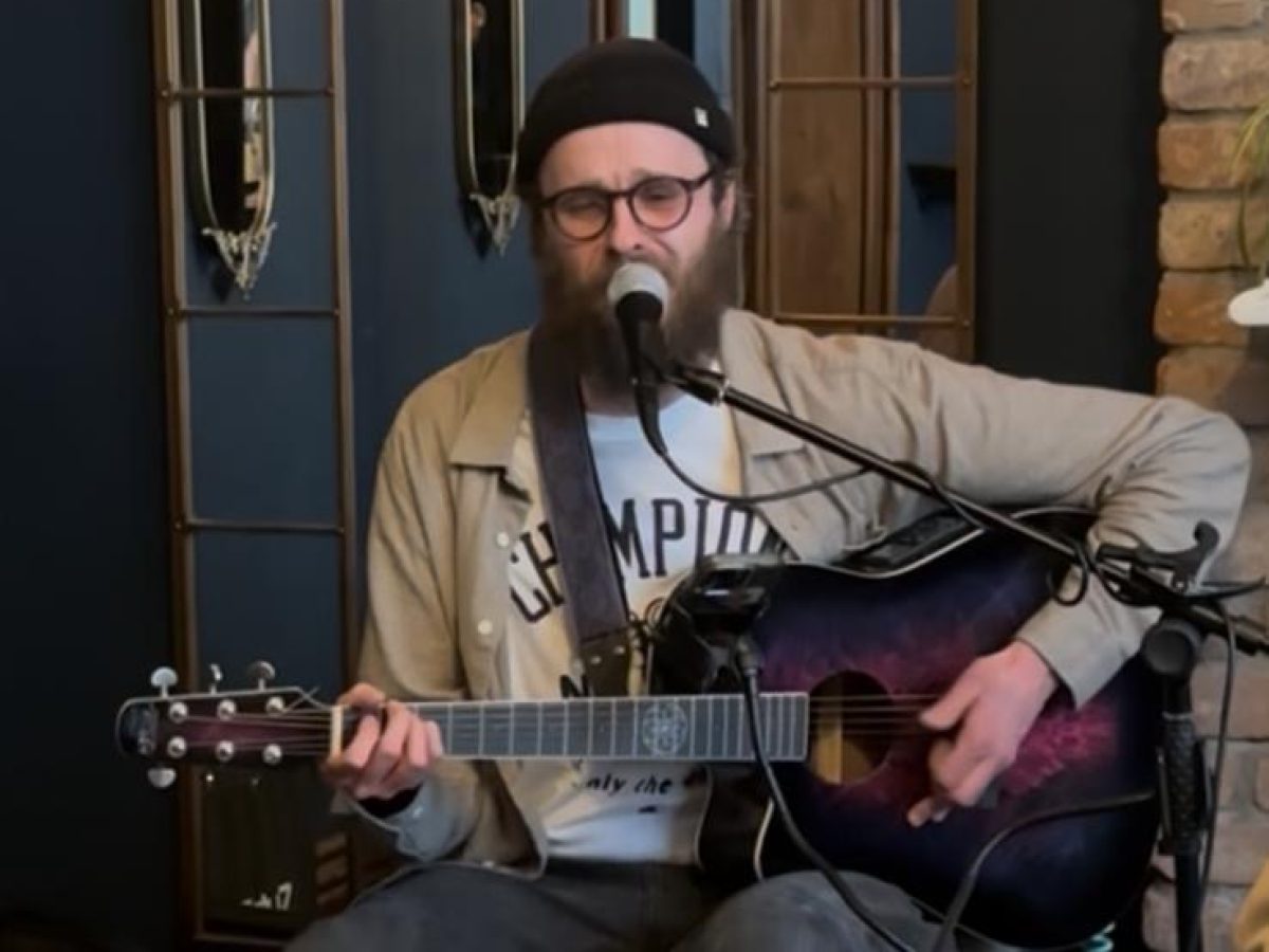 Lindo Swallow Electro Acoustic Guitar