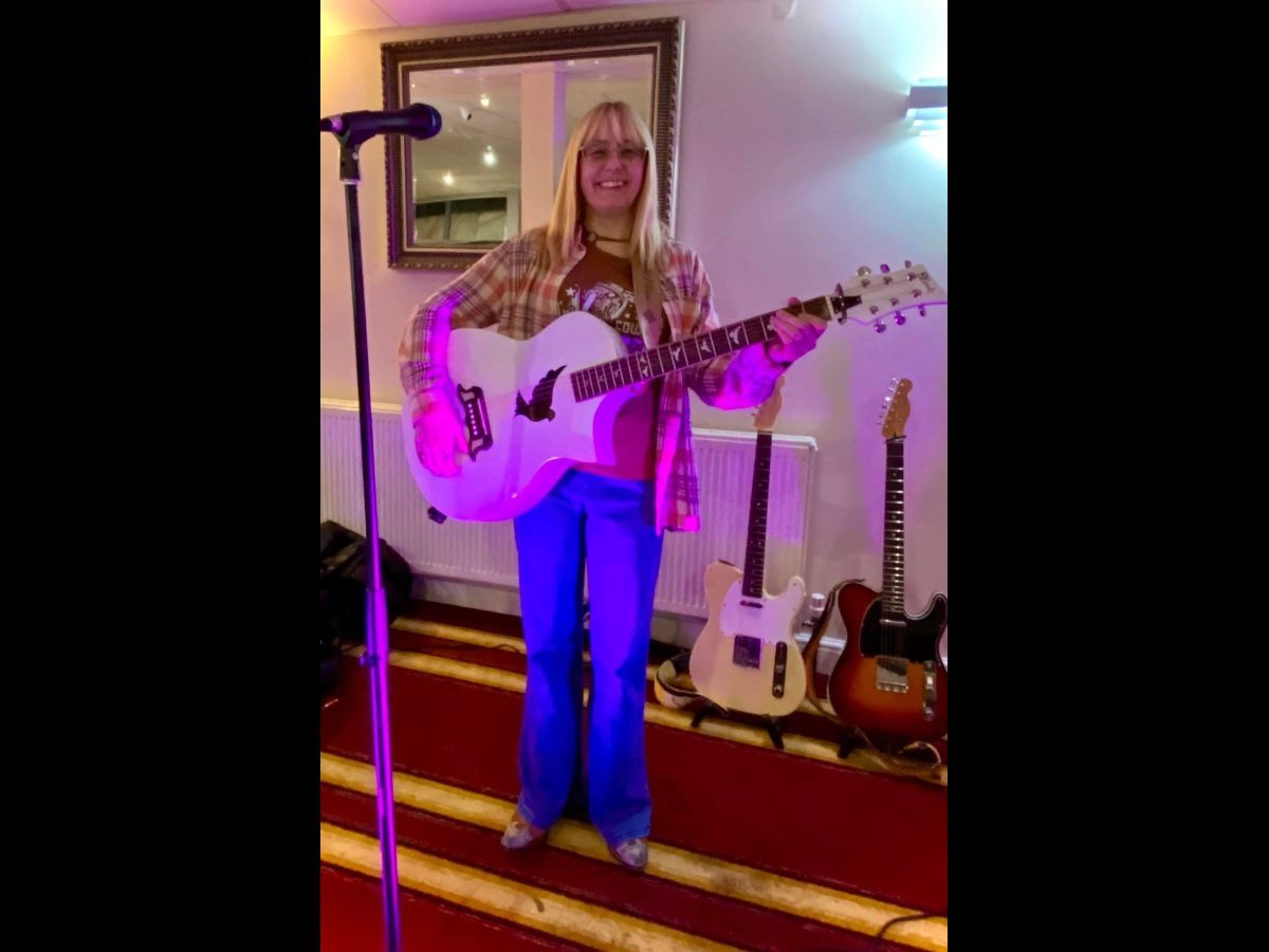 Lindo White Dove Electro Acoustic Guitar